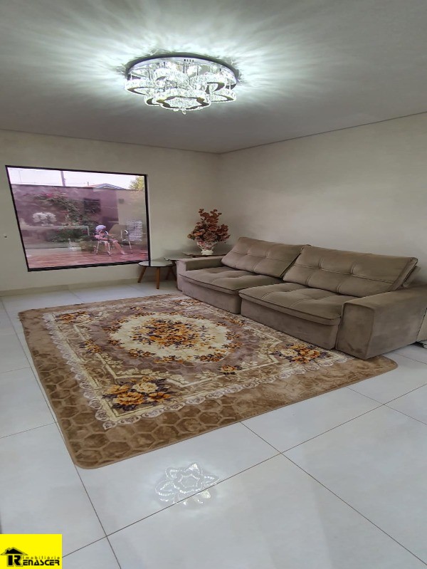 Casa com 3 quartos à venda, 200m² — foto 1 de 19