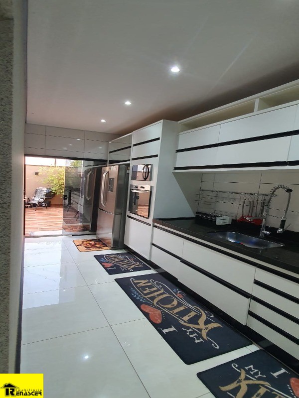 Casa com 3 quartos à venda, 200m² — foto 8 de 19