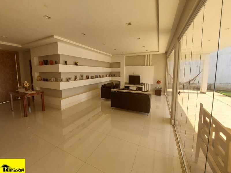 Casa com 5 quartos à venda, 1800m² — foto 2 de 26