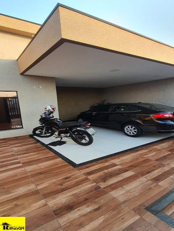 Casa com 3 quartos à venda, 200m² — foto 2 de 19