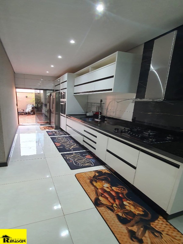 Casa com 3 quartos à venda, 200m² — foto 9 de 19