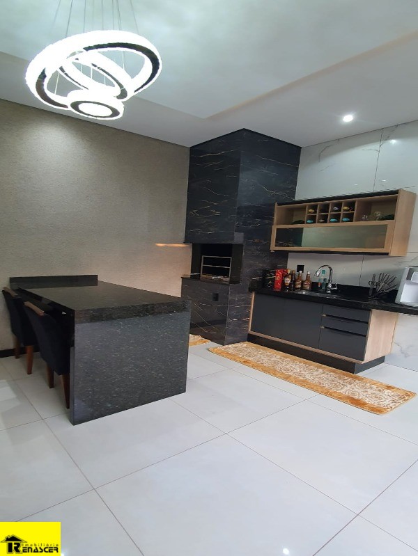 Casa com 3 quartos à venda, 200m² — foto 10 de 19