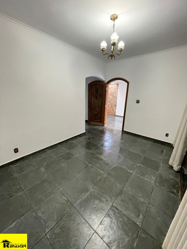 Casa com 3 quartos à venda, 297m² — foto 5 de 30