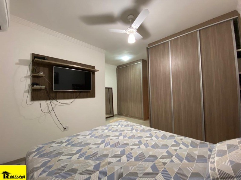 Casa com 3 quartos à venda, 262m² — foto 13 de 22