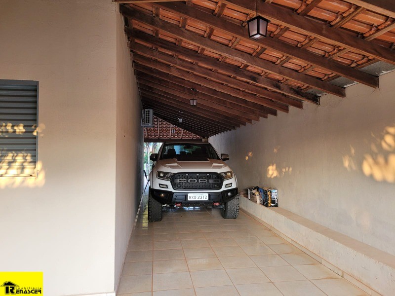 Casa com 3 quartos à venda, 1300m² — foto 3 de 13