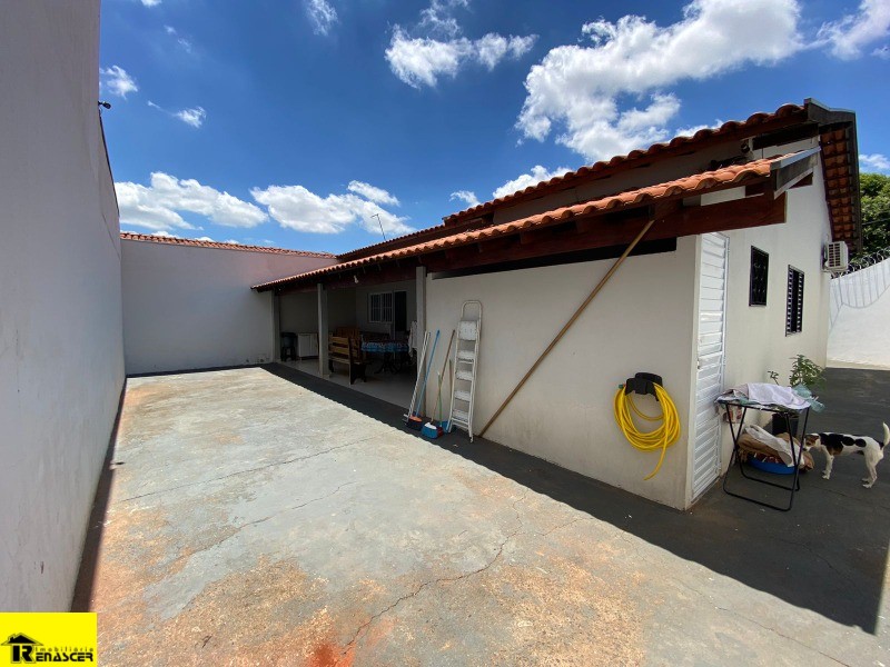 Casa com 3 quartos à venda, 200m² — foto 16 de 19