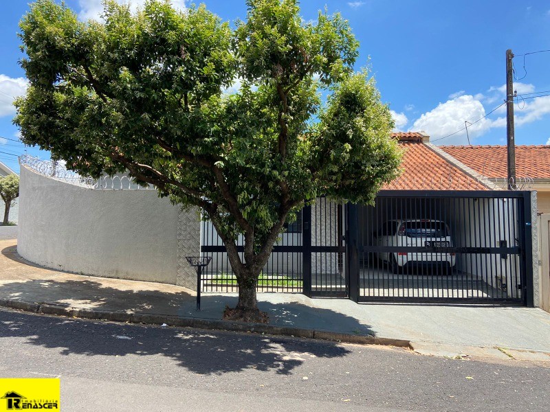 Casa com 3 quartos à venda, 200m² — foto 1 de 19