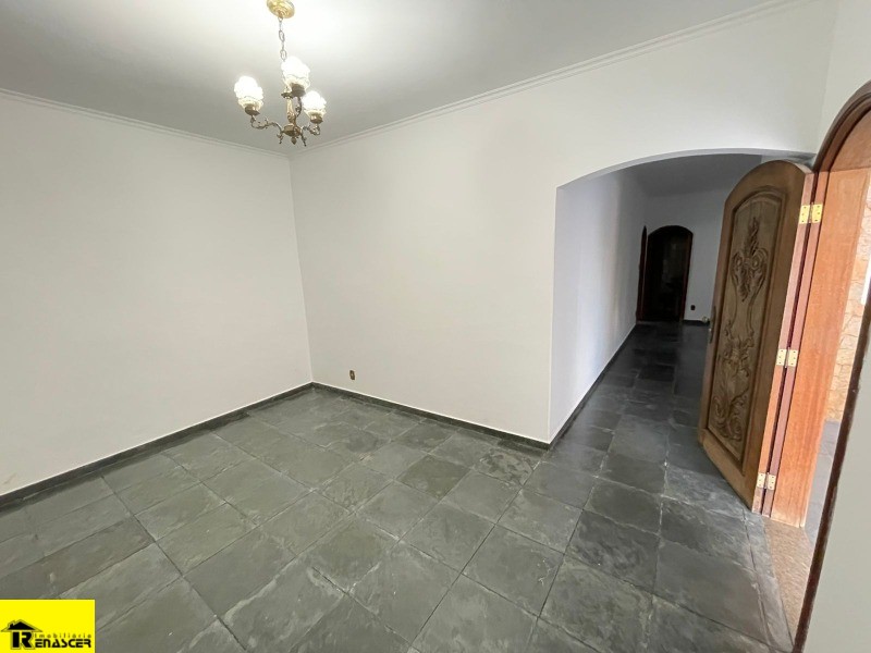Casa com 3 quartos à venda, 297m² — foto 4 de 30