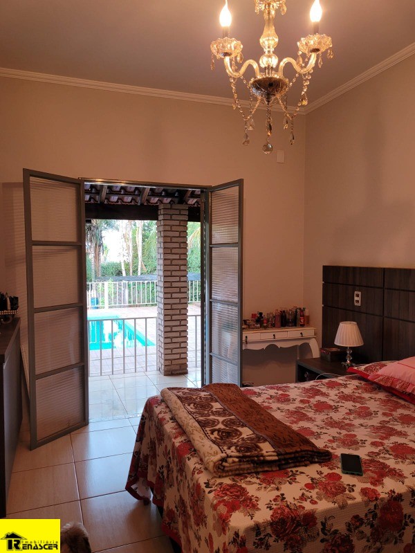 Casa com 3 quartos à venda, 1300m² — foto 11 de 13