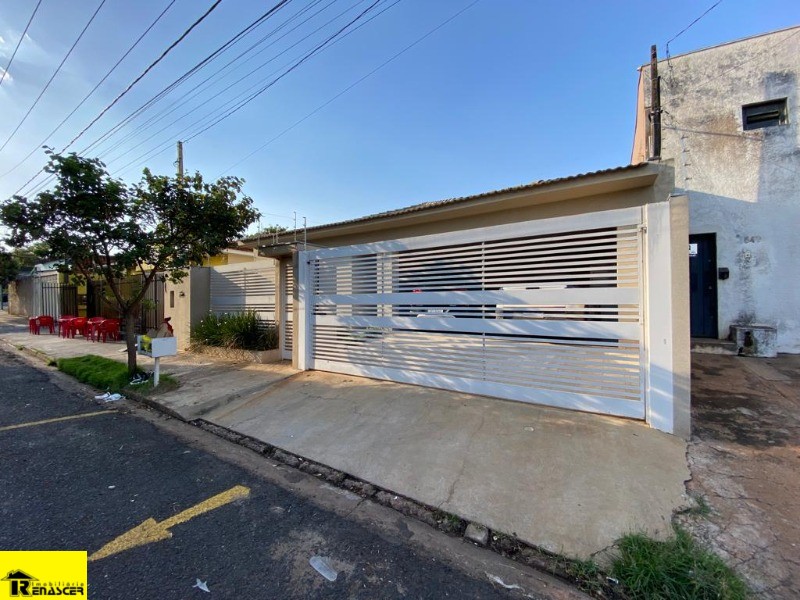 Casa com 3 quartos à venda, 262m² — foto 2 de 22
