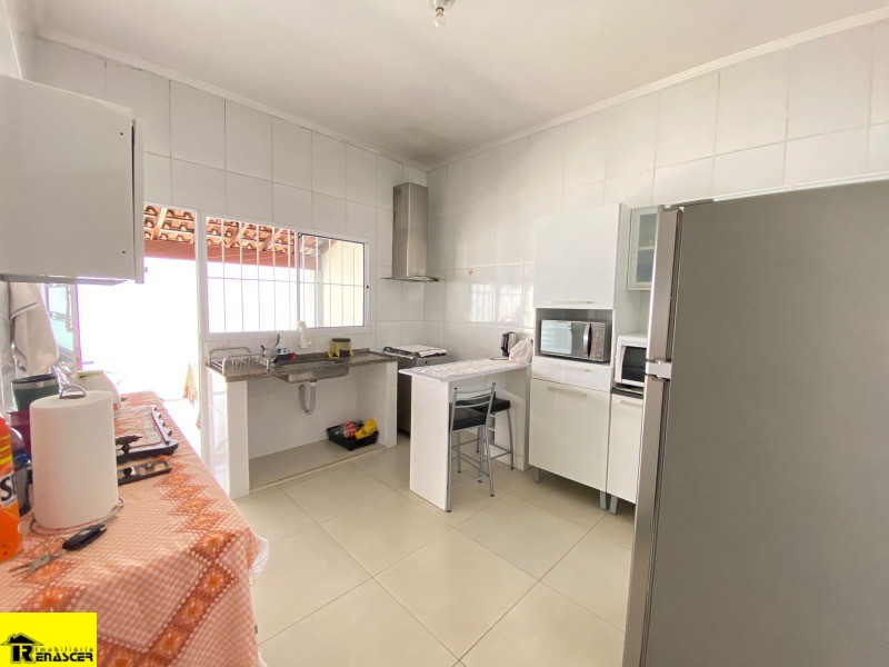 Casa com 3 quartos à venda, 200m² — foto 14 de 19