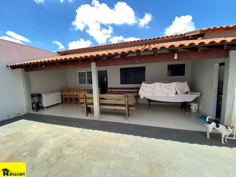 Casa com 3 quartos à venda, 200m² — foto 17 de 19