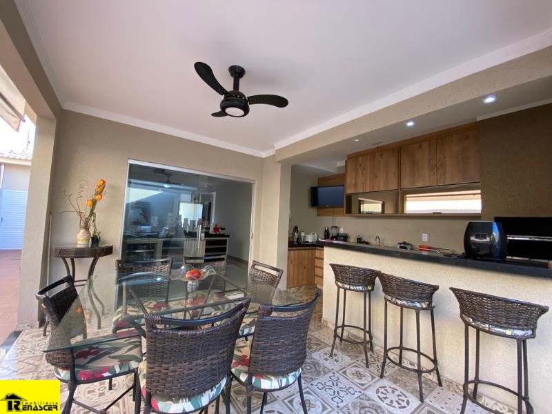 Casa com 3 quartos à venda, 262m² — foto 8 de 22