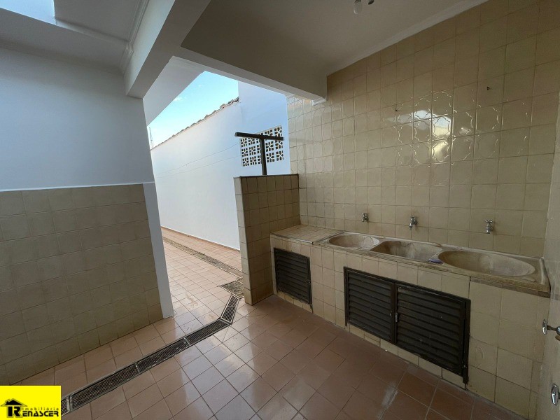 Casa com 3 quartos à venda, 297m² — foto 28 de 30