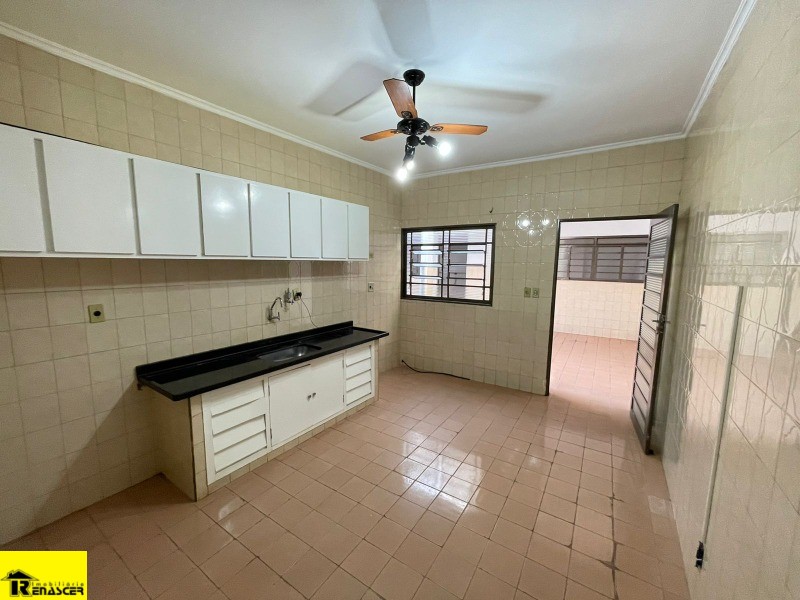 Casa com 3 quartos à venda, 297m² — foto 19 de 30