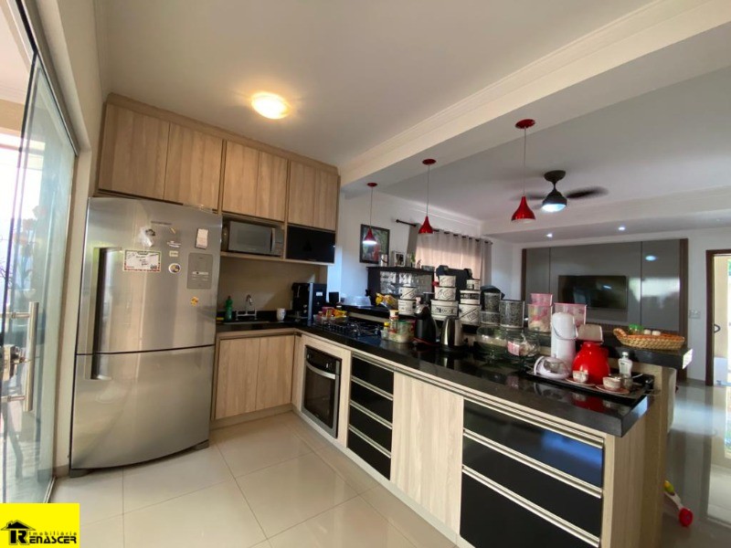 Casa com 3 quartos à venda, 262m² — foto 7 de 22