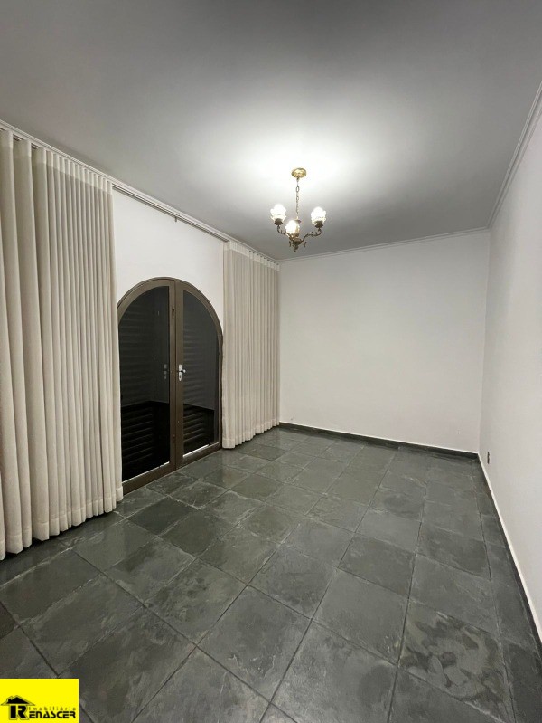Casa com 3 quartos à venda, 297m² — foto 8 de 30