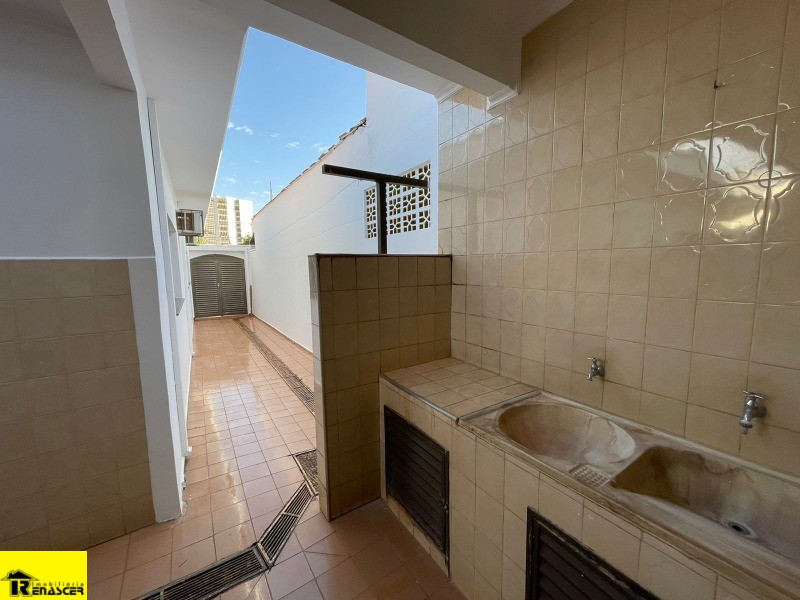 Casa com 3 quartos à venda, 297m² — foto 29 de 30