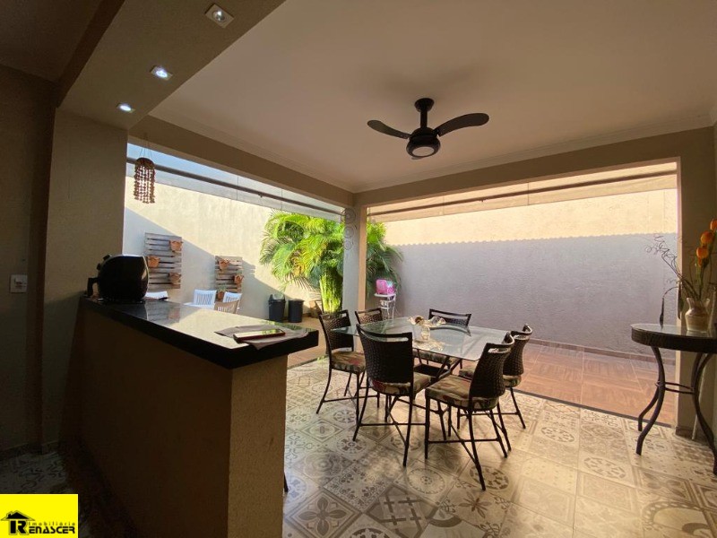 Casa com 3 quartos à venda, 262m² — foto 10 de 22