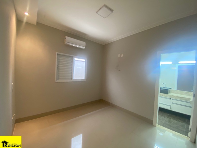 Casa de Condomínio com 4 quartos à venda e aluguel, 215m² — foto 4 de 21