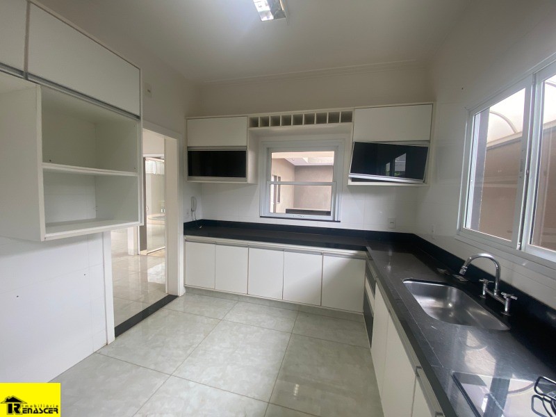 Casa de Condomínio com 4 quartos à venda e aluguel, 215m² — foto 16 de 21