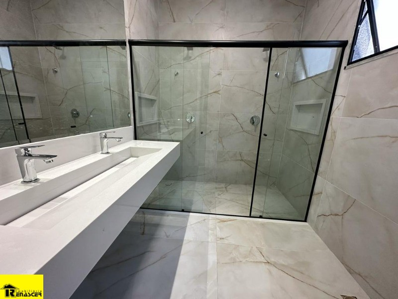 Casa de Condomínio com 3 quartos à venda, 215m² — foto 2 de 21