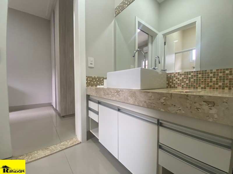 Casa de Condomínio com 4 quartos à venda e aluguel, 215m² — foto 7 de 21