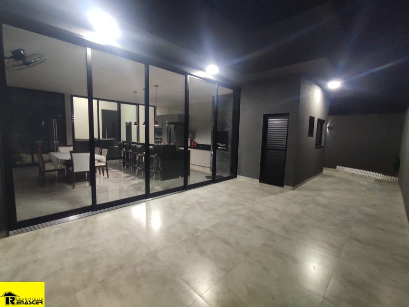 Casa de Condomínio com 3 quartos à venda, 253m² — foto 15 de 46