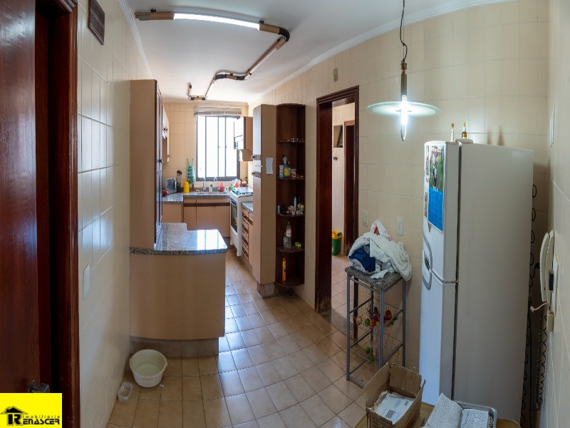 Apartamento com 4 quartos à venda, 220m² — foto 22 de 30