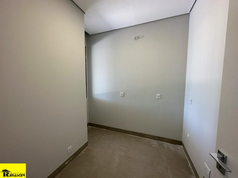 Casa de Condomínio com 3 quartos à venda, 215m² — foto 3 de 21