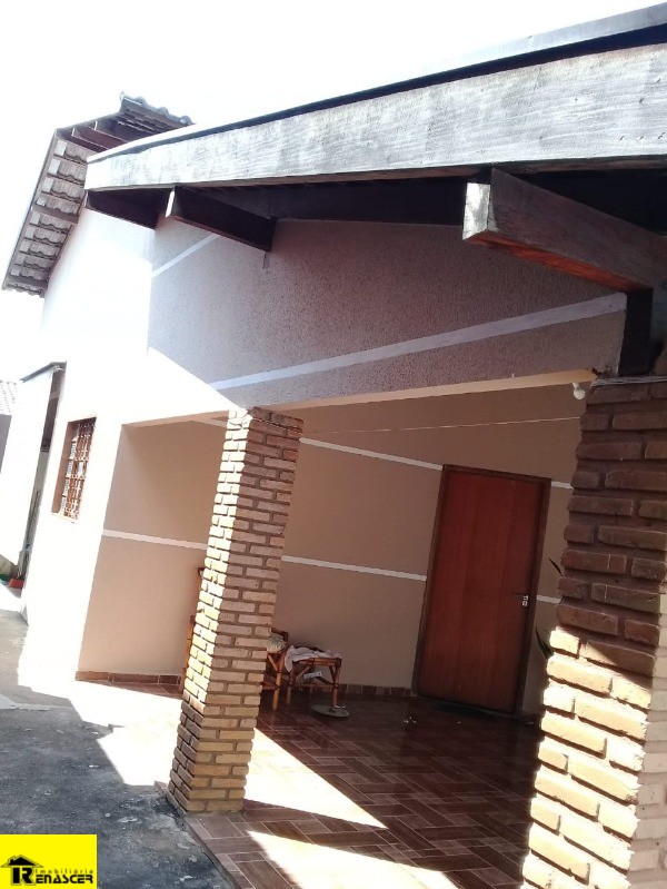 Casa com 2 quartos à venda, 200m² — foto 3 de 9
