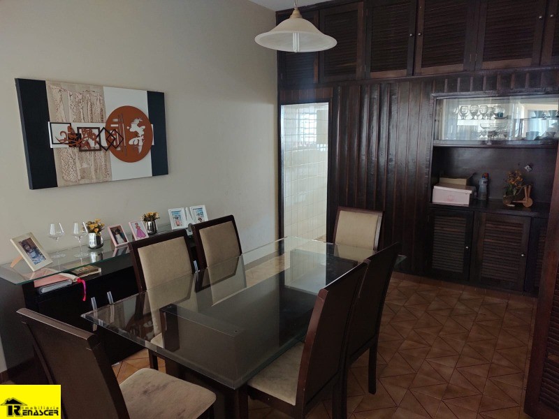 Casa com 3 quartos à venda, 270m² — foto 15 de 24
