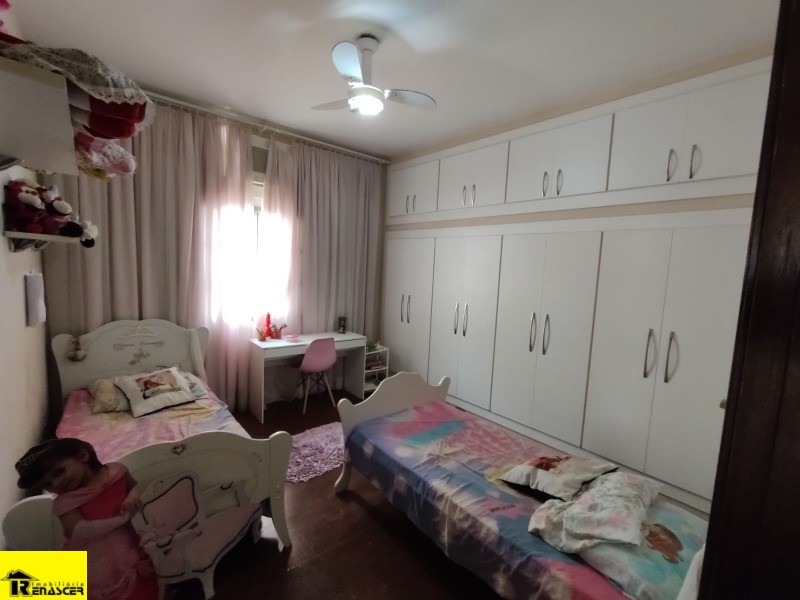 Casa com 3 quartos à venda, 270m² — foto 9 de 24