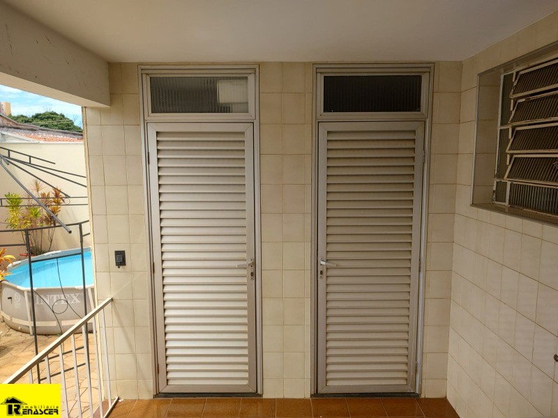 Casa com 3 quartos à venda, 270m² — foto 18 de 24
