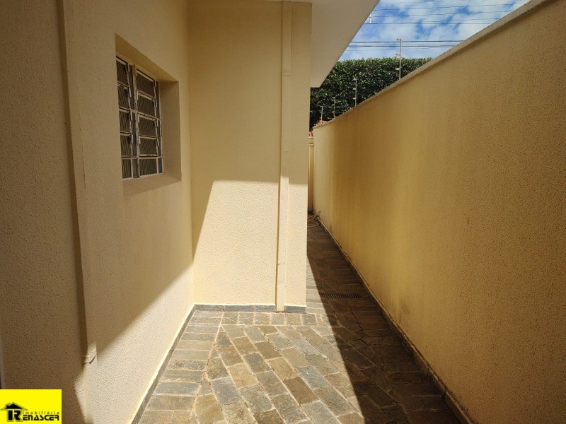 Casa com 3 quartos à venda, 270m² — foto 14 de 24