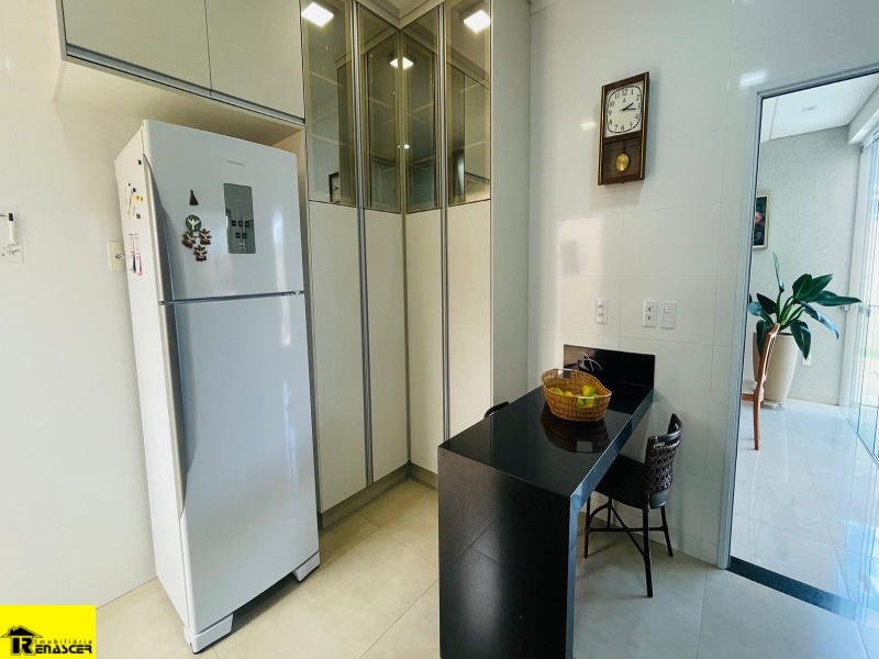Casa de Condomínio com 3 quartos à venda, 400m² — foto 8 de 28