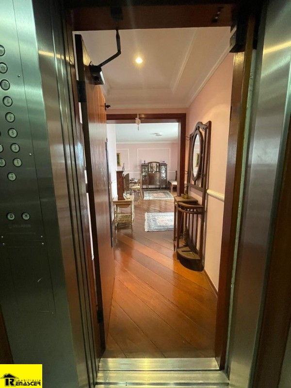 Apartamento com 4 quartos à venda, 300m² — foto 3 de 24