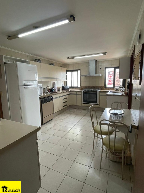 Apartamento com 4 quartos à venda, 300m² — foto 7 de 24