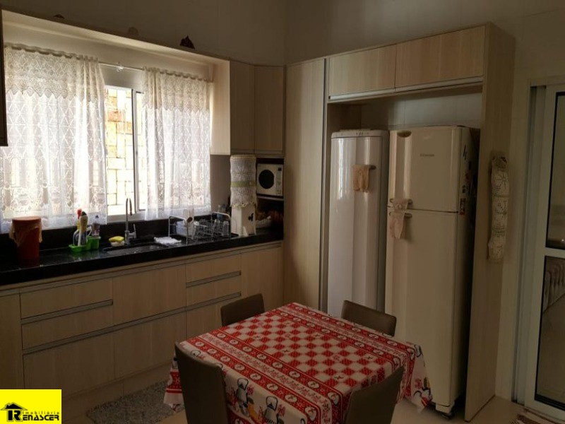 Casa com 3 quartos à venda, 484m² — foto 4 de 30