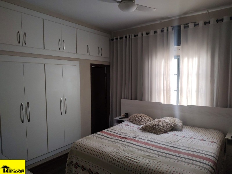 Casa com 3 quartos à venda, 270m² — foto 11 de 24
