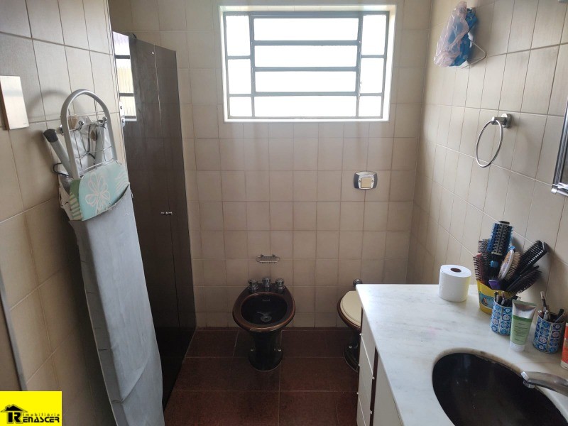 Casa com 3 quartos à venda, 270m² — foto 10 de 24