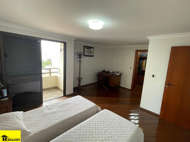 Apartamento com 4 quartos à venda, 300m² — foto 18 de 24