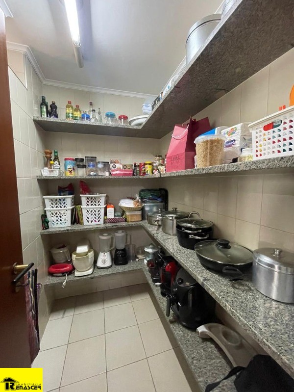 Apartamento com 4 quartos à venda, 300m² — foto 9 de 24