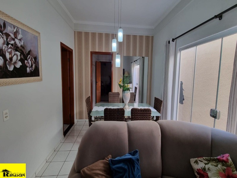 Casa com 3 quartos à venda e aluguel — foto 1 de 90