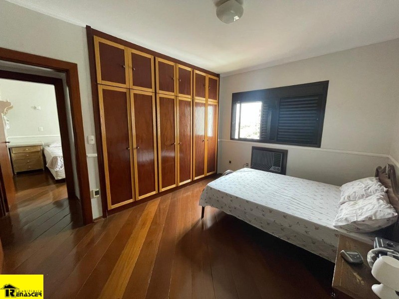 Apartamento com 4 quartos à venda, 300m² — foto 15 de 24