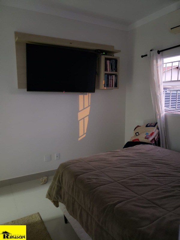 Casa com 3 quartos à venda, 200m² — foto 9 de 10