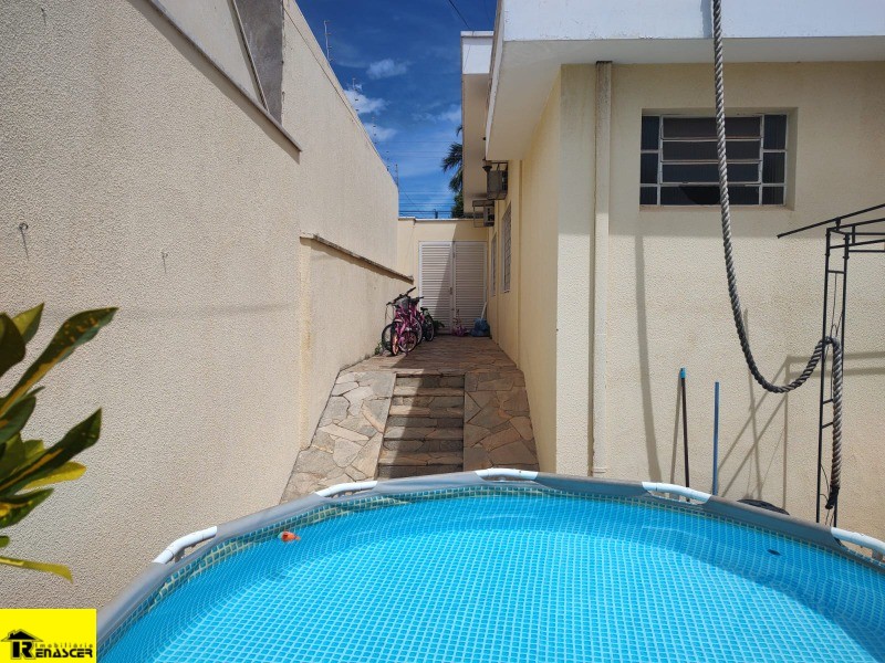 Casa com 3 quartos à venda, 270m² — foto 20 de 24