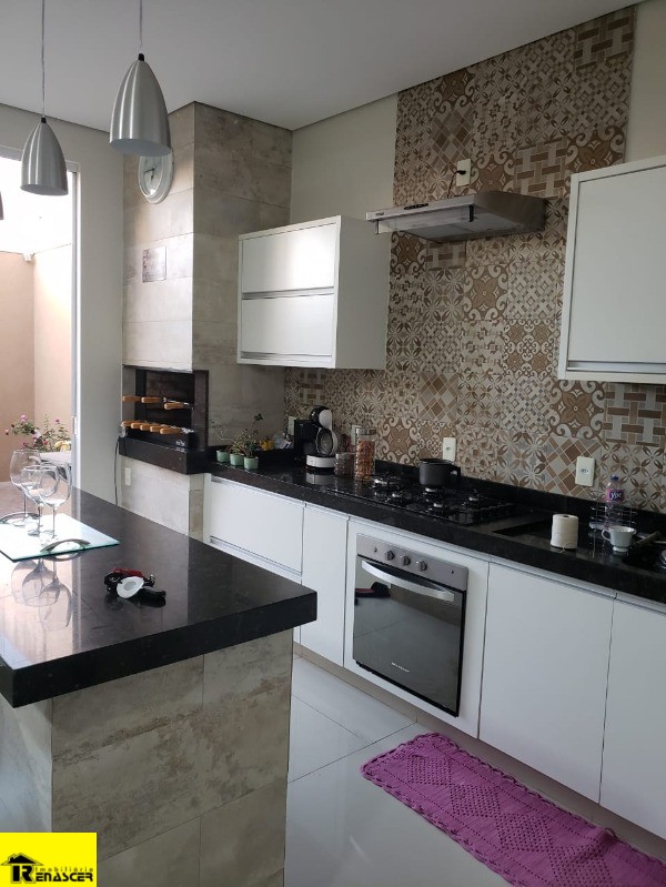 Casa com 3 quartos à venda, 200m² — foto 6 de 10