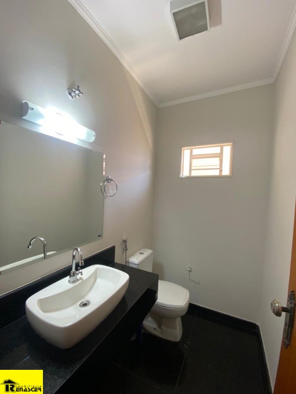 Casa com 4 quartos à venda e aluguel, 300m² — foto 2 de 22