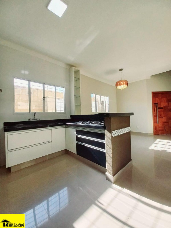 Casa com 3 quartos à venda, 200m² — foto 9 de 21